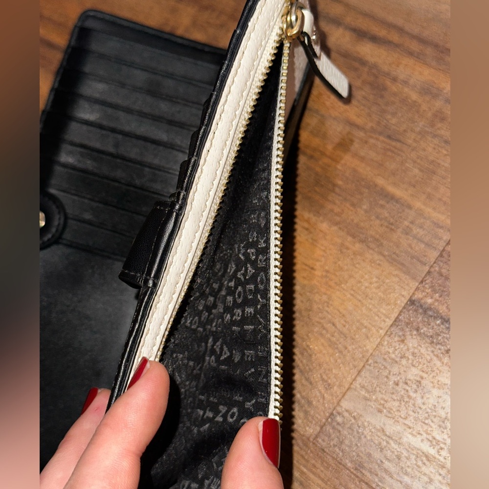 Kate Spade Two-Tone Black and Cream Wallet - Picture 6 of 7